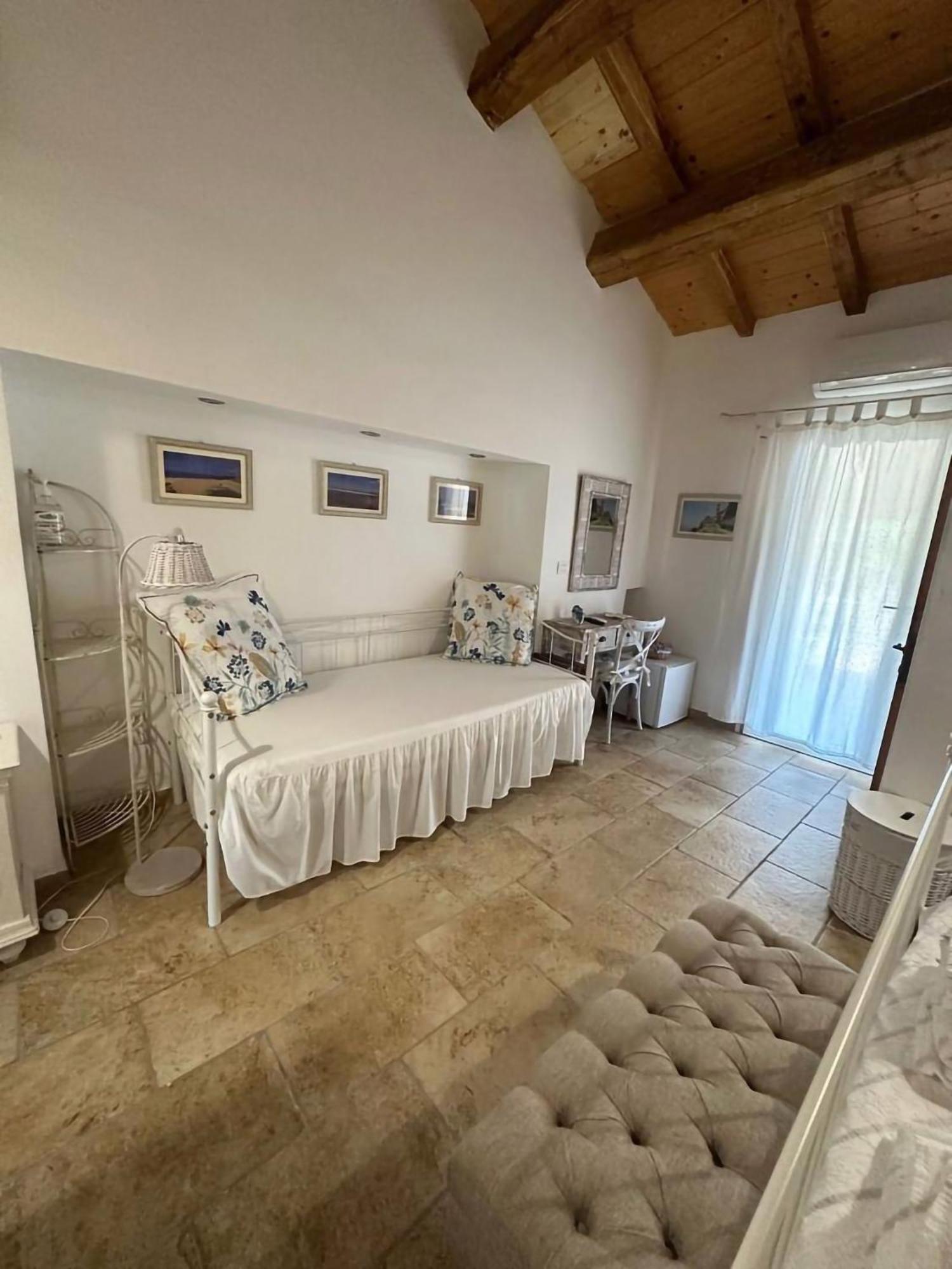 Monti Russu Natural Guest House Aglientu Exterior foto